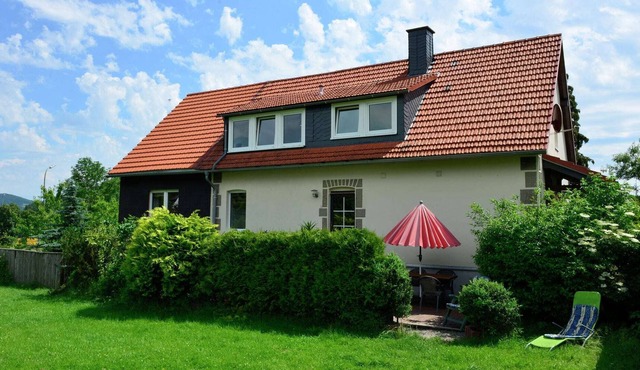 Large apartment in the Hochsauerland region in a quiet location with garden and terrace