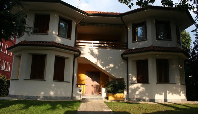 large apartment in Villa