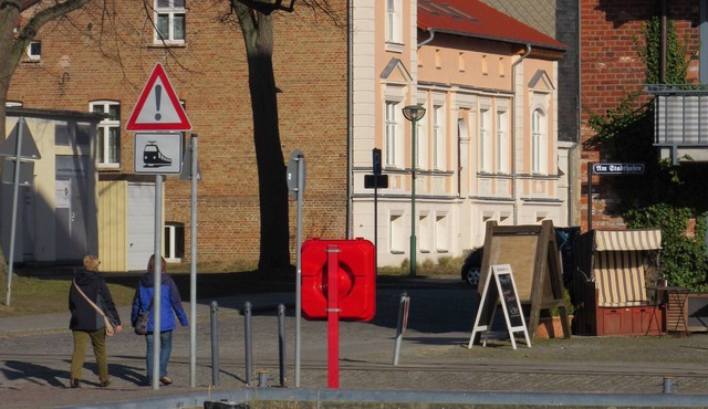 Large apartment right on the town harbor Neustrelitz on Lake Zierker
