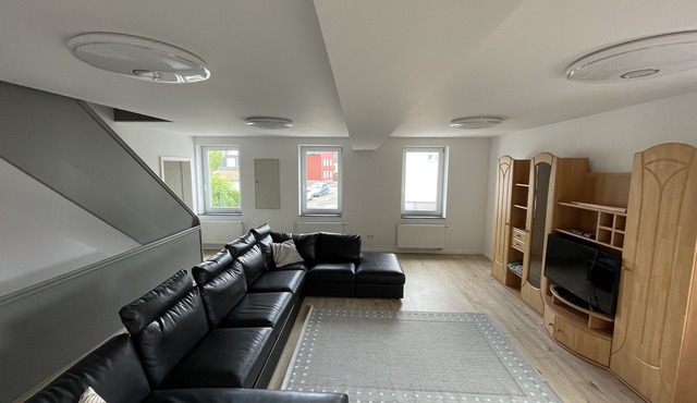 Large apartment with its own entrance in a 2-family house right next to the nature reserve