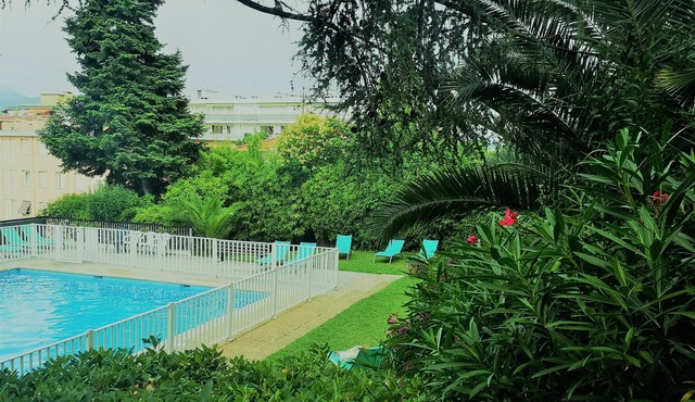 LARGE APARTMENT WITH POOL NICE