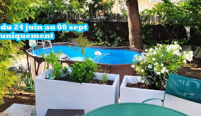 Large Architect designed Villa Royan center 12 p + 2 baby - 16mn walk to the beach Classified 4*