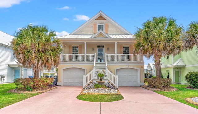 Large Beach Home with Golf Carts, Pool Table and Community Pools