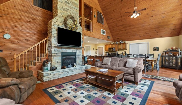 Large Cabin Located on Deer Water Lake