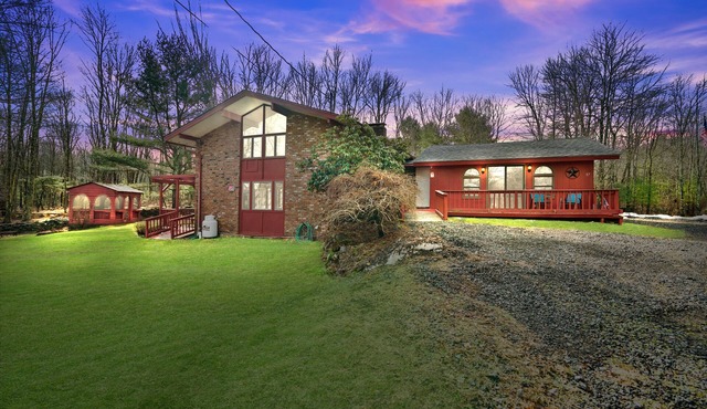 Large Catskills Private Property. Sunset Estate! ❤️ 5 Star, Hottub, Island, ski