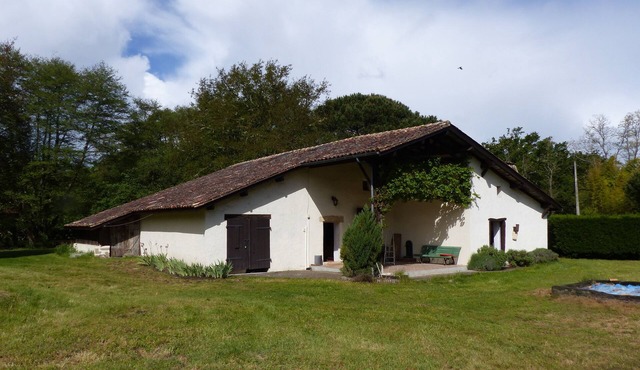 Large charming Landes house located in South Gironde: 9 beds