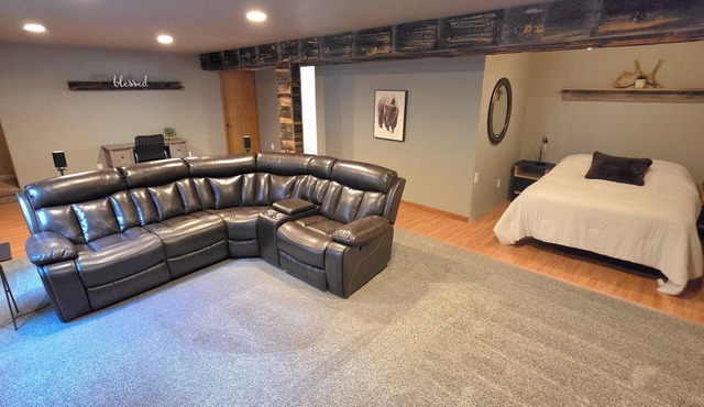 Large Cheyenne Home ~ Perfect for Families, Crew members, & Entertainment