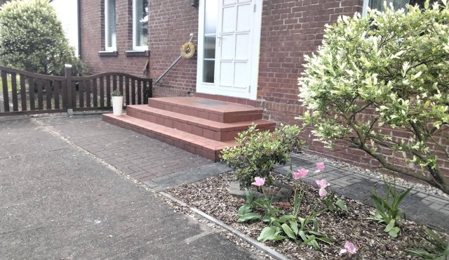 Large, comfortable holiday apartment with a terrace and a garden amidst greenery and with plenty of space for your pet