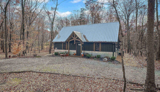 Large Deck - Firepit - Screened Porch - Hiking - 2 mi to Cloudland Canyon - 6 mi to McLemore Golf