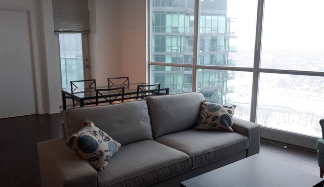Large Downtown 1 Bdrm condo high rise with city and lake view