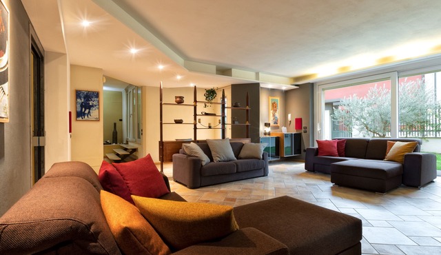 Large, elegant and comfortable in the center, 20 min. from Lake Garda, 1 hour from Venice