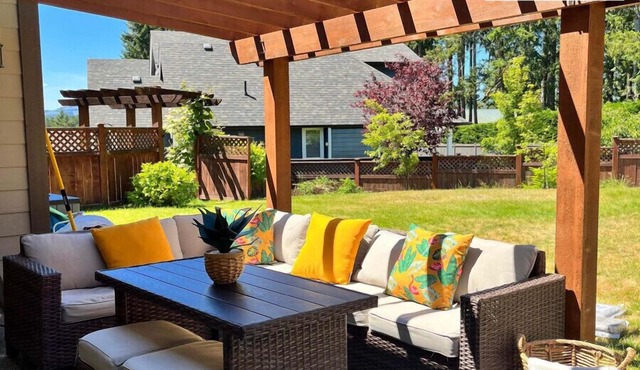 Large Executive Home in Mill Springs , 4 bd/3 ba