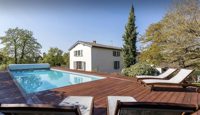 Large family home with swimming pool
