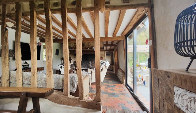 Large renovated Normandy farmhouse in the heart of the Auge region