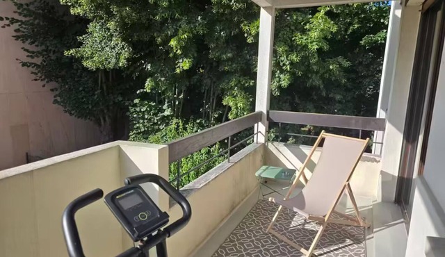 Large fully equipped studio with terrace