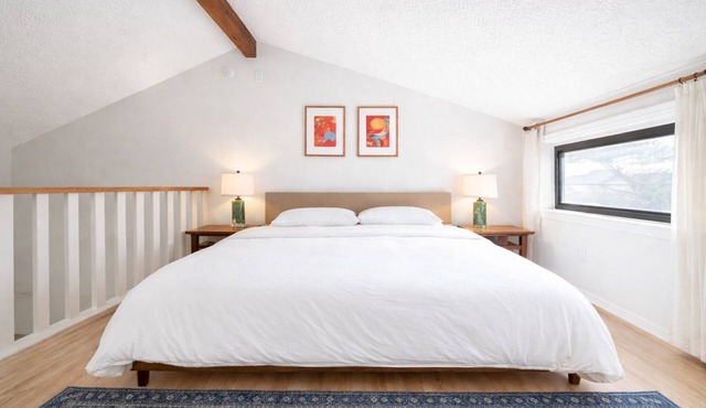 Large Groups - In Town - Walk to Slopes, Shops, and Restaurants