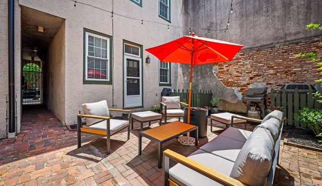 Large home on a quiet street close to attractions