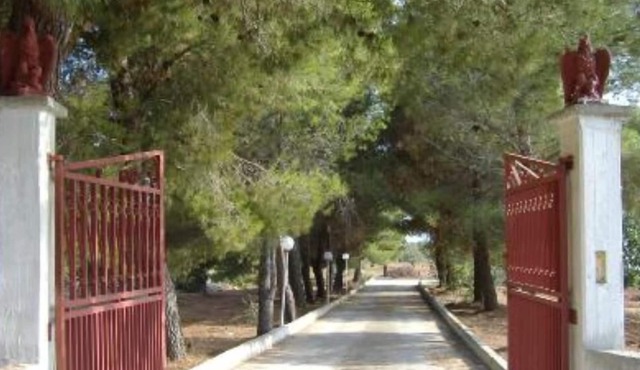 Large house with garden in Maruggio (Taranto)