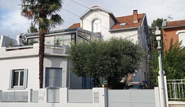 Large independent apartment. 10 minutes from center of Toul. Garden and psicine