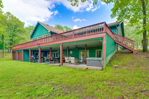 Large Lakefront Home | Pool, Hot Tub & Boat Dock