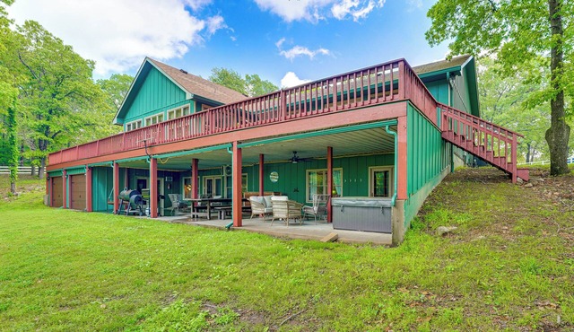 Large Lakefront Home | Pool, Hot Tub & Boat Dock