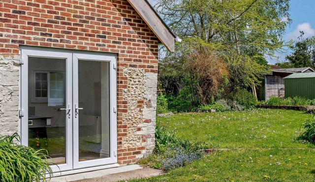 Large, Lovely 1814 Farmhouse, Renovated & Modernised. Large Spacious Rooms
