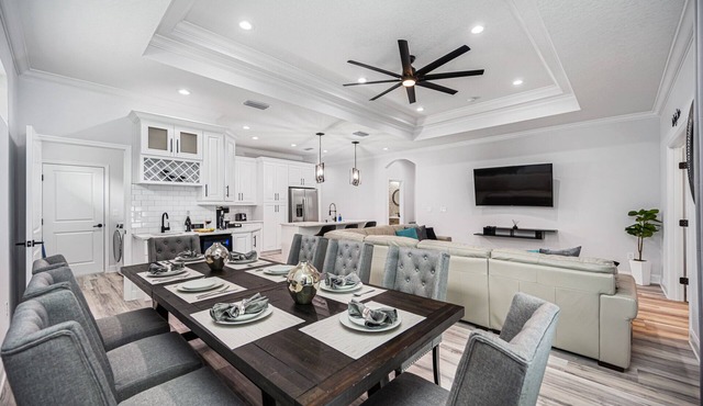 Large Modern 4B Home! Near Downtown| Bucs | Airport