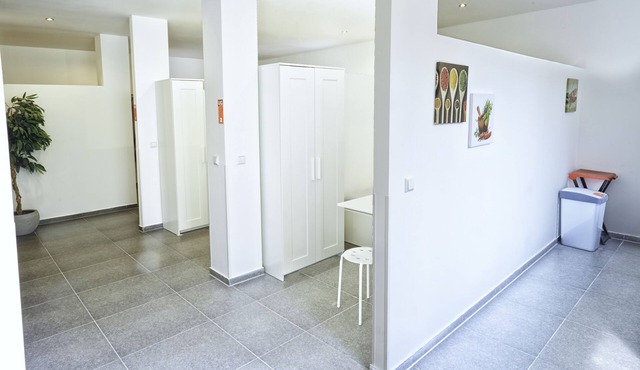 Large modern apartment for up to 8 people