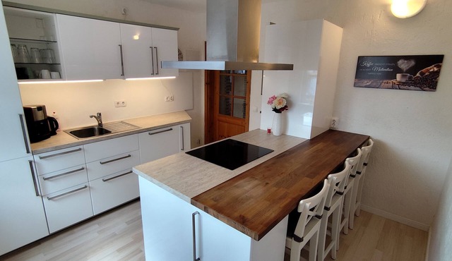Large, modern furnished vacation apartment.