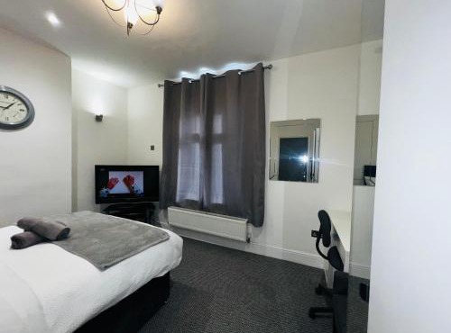 Large 'n' Bright Room
