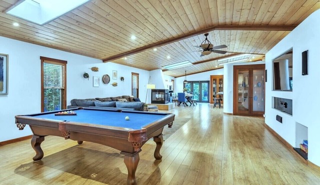 Large Open Plan Private Resort Home 10min to Beaches/Downtown 4BR/3Bth 2600SF