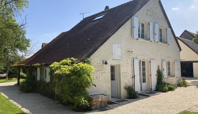 Large Perche house with wooded grounds and private pool - 6 bedrooms