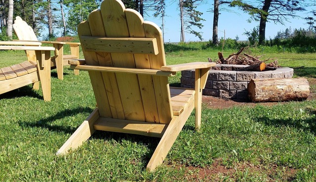 Large pet friendly retreat with tons of room for large groups.