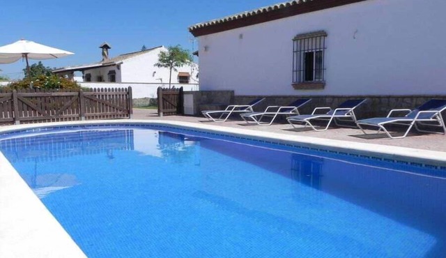 Large pool area, 4 bikes, free Wi-Fi, 2 parking spaces - Casa Anita -