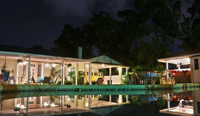 LARGE POOL/JACUZZI-Spacious Historic Hacienda, near BEACHES, Bio Bay, & tours