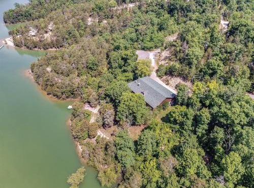 Large Private Douglas Lake Lodge- 8 bedrooms and 6 bathrooms on 12 acres with a dock -sleeps up to 35