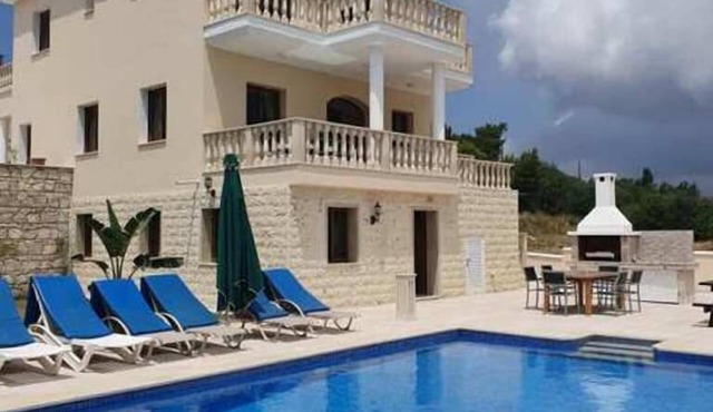 Large Private Pool & Garden, Sleeps 8 , Family Friendly and Views of Troodos