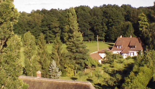 Large property with tennis and wood