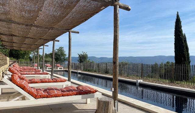 Large Provencal Bastide in the heart of the Luberon, panoramic view.