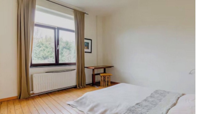 Large room with garden in townhouse in green quiet area Brussels near metro