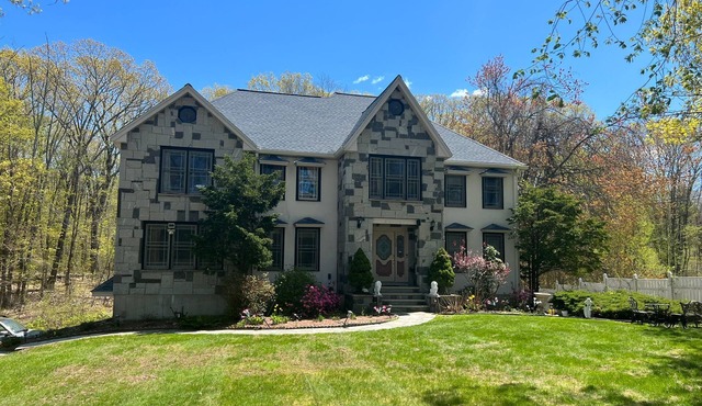 Large Scenic Home, Safe Quite Neighborhood, 30 min to Boston, Nashua, Manchester