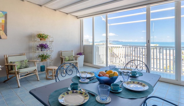 Large seaview penthouse with private parking
