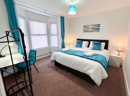 Large spacious 5-Bed house perfect for Contractors and Families, fast Wi-Fi, Sky Sports, Sky Cinema & Netflix included, Ninja Air fryer in kitchen and free parking