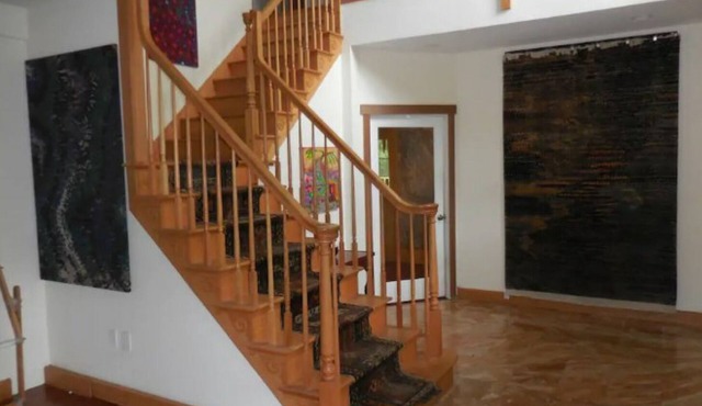 Large spacious 6 bedroom house