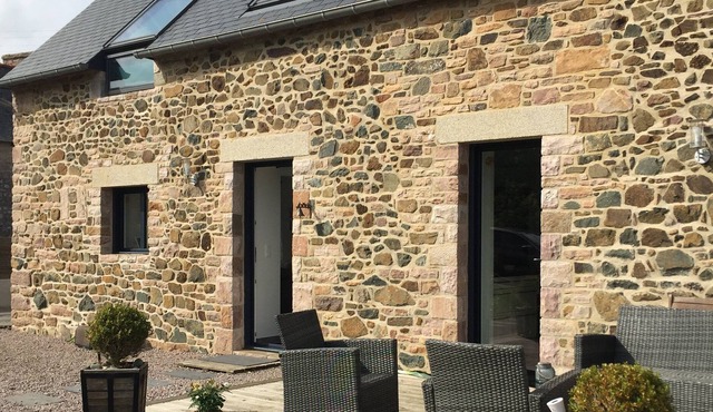 Large stone house, very quiet, close to beaches and hiking trail