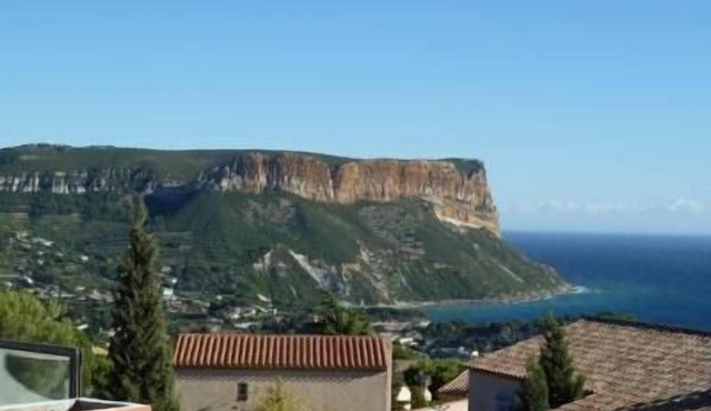 Large Studio 38 m2, sea view, swimming pool, private garage box