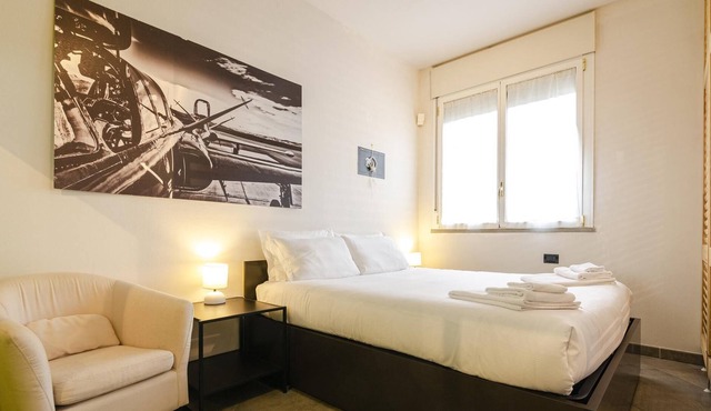 Large studio flat with private car park
