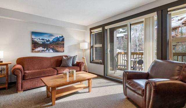 LARGE Studio | Ski In/Out | Pools & Hot Tubs | Central Upper Village Location