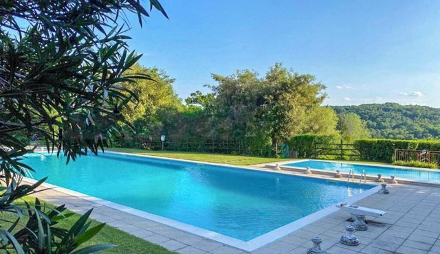 Large sun terrace, private garden & pool - your stylish time-out on Lake Maggiore