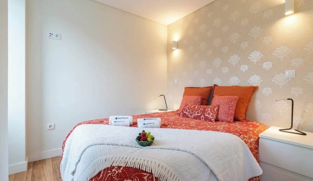 Large Sunny Flats | Ace Location by HostWise